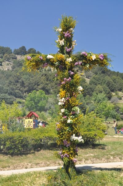 Fiesta de la Cruz de Mayo 2024 en Moralzarzal, el día 3 en el Parque de la Tejera. Cruz