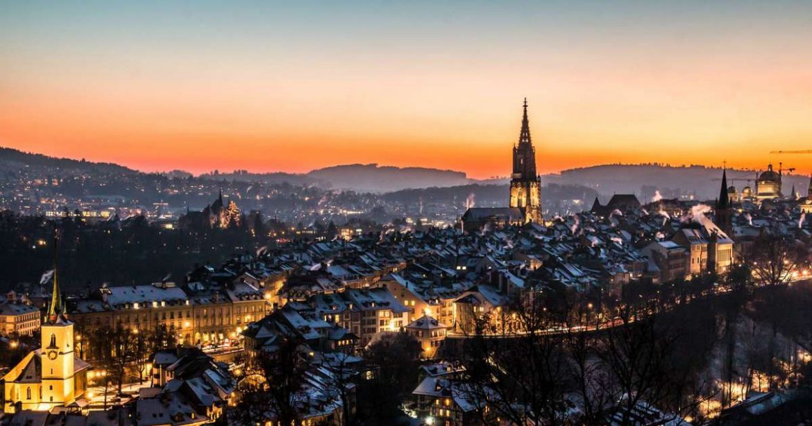 Panorámica de Berna por la noche