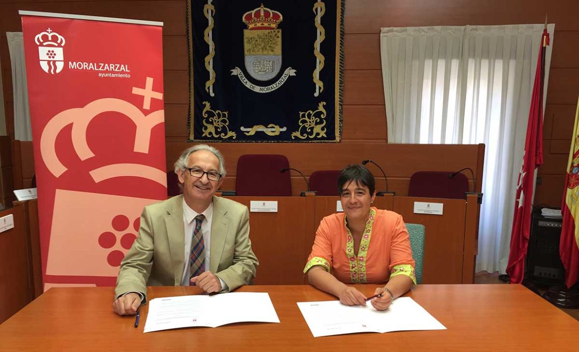 Gema Duque y Pedro Sánchez-Prieto en la firma del convenio