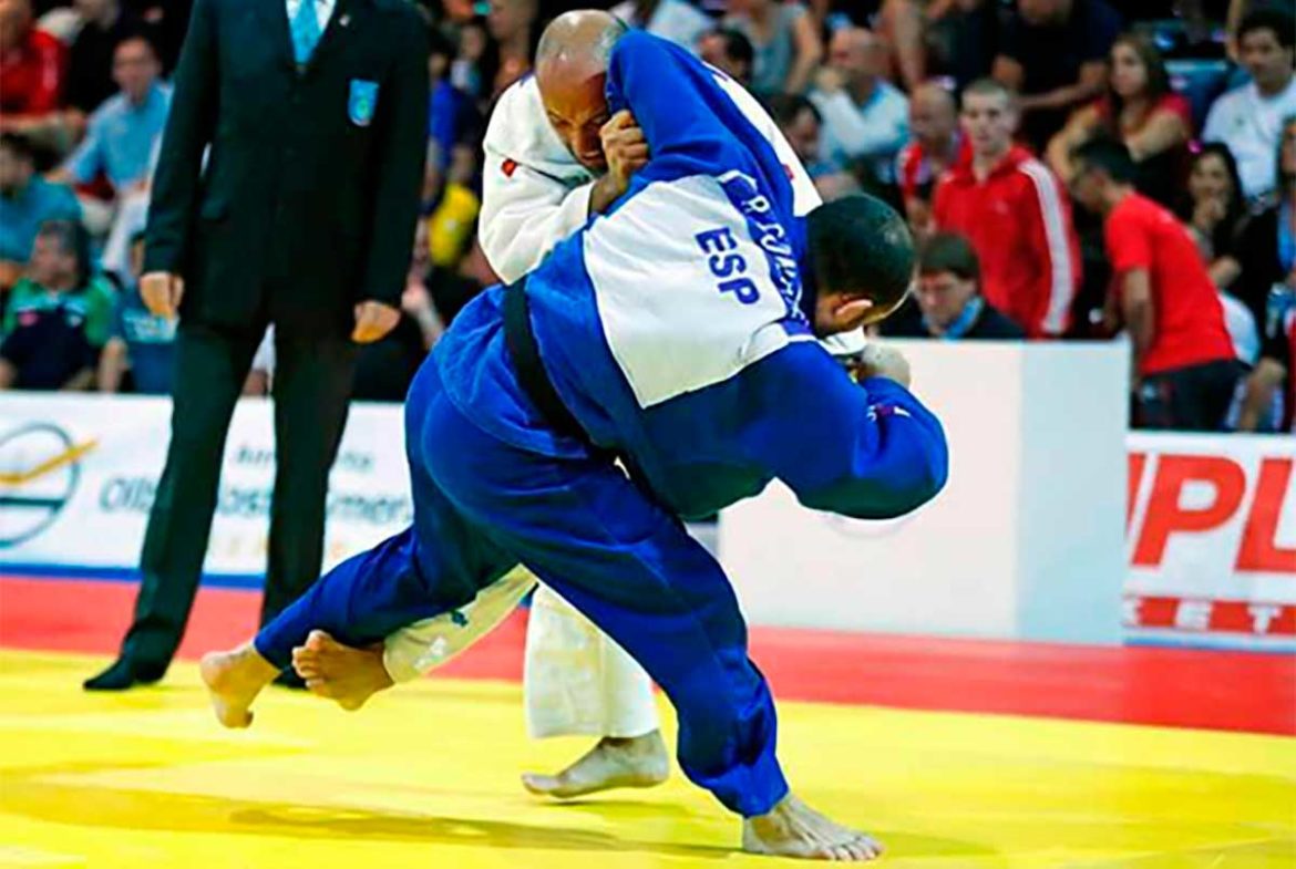 El judoka Rubén González en un combate
