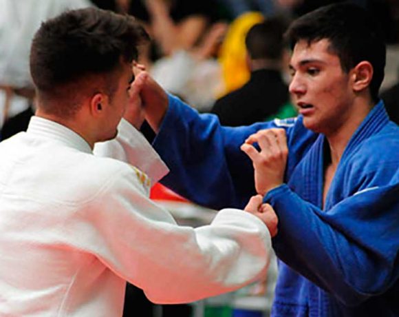 dos judokas en un combate