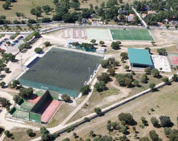 Vista aérea del polideportivo municipal de Moralzarzal