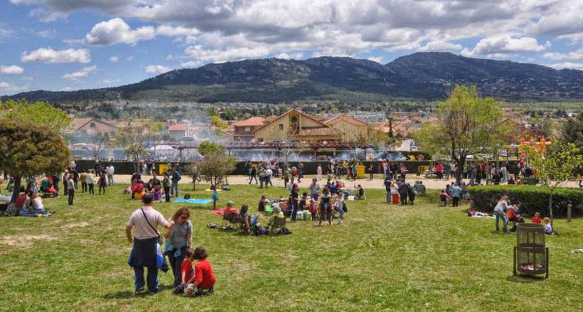 El Parque de La Tejera de Moralzarzal durante la celebración de la Cruz de Mayo