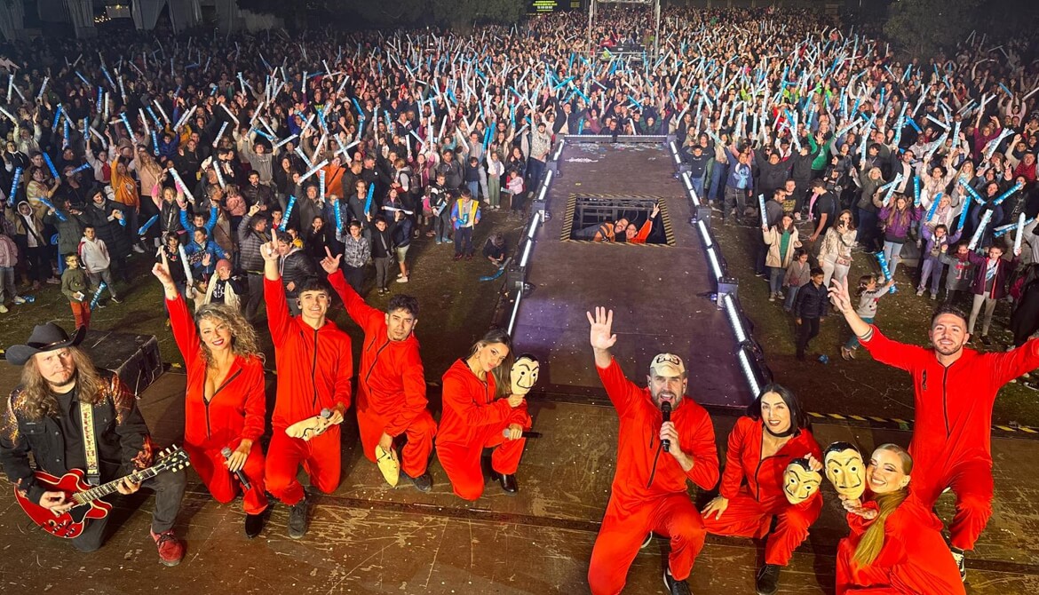 Orquesta La Misión en las Fiestas Moralzarzal 2023, un arrollador espectáculo musical