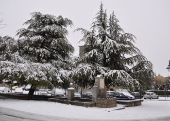 El Ayuntamiento de Moralzarzal reparte sacos de sal gratis en previsión de heladas en invierno (1)