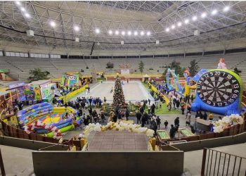 La pista de hielo mas grande de la Sierra de Madrid en MoralPark, el Parque de la Navidad en Moralzarzal