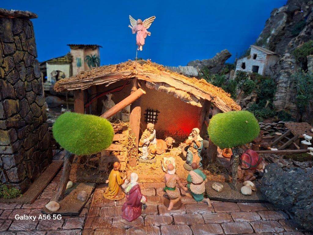 Ven a visitar el gran Belén de El Café del Teatro, en el Centro Cultural de Moralzarzal, nacimiento