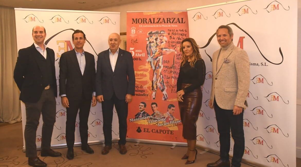 Manzanares, Talavante y Javier Blanco, en la corrida de toros XX Aniversario de la Plaza de Toros de Moralzarzal