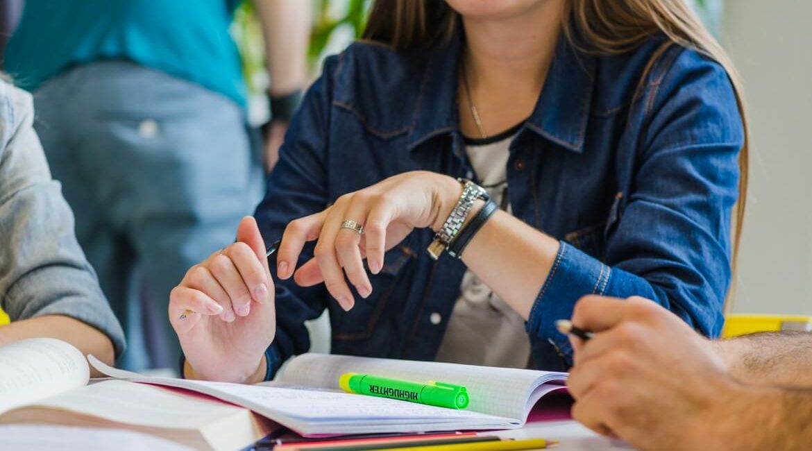 Programa DECIDE en Moralzarzal. Servicio de orientación escolar para jóvenes y familias