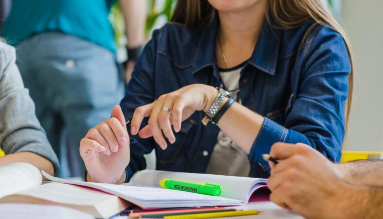 Programa DECIDE en Moralzarzal. Servicio de orientación escolar para jóvenes y familias