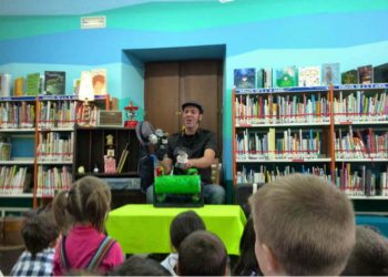 El 22 de febrero vuelve La hora del cuento a la Biblioteca de Moralzarzal, con Cuentos de Madera y Latón, de Juan Malabar