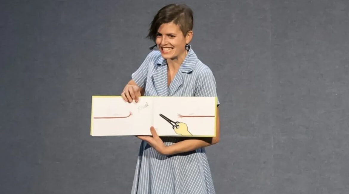 Elia Tralará trae a la Biblioteca de Moralzarzal su espectáculo