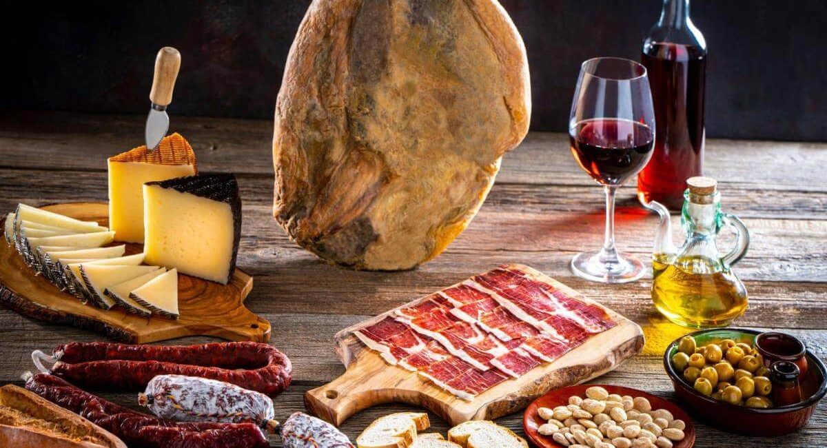 Excursión de los mayores de Moralzarzal a Guijuelo y Candelario, Delicias Ibéricas y Encanto Serrano