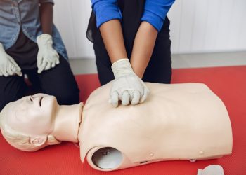 Cursos de Primeros Auxilios con_