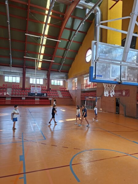 Hoy comienza la nueva temporada de Escuelas Deportivas en Moralzarzal con más de 1.200 deportistas, baloncesto