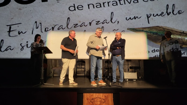 Francisco Javier Asensi gana el premio Don Manuel de Narrativa Corta 2025 en Moralzarzal. don Manuel 2025, entrega de premio