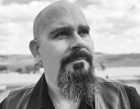 Daniel Mustieles, El jardín de Thánatos en la Biblioteca de Moralzarzal (1)