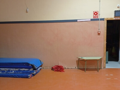 Limpieza de pintadas en el CEIP San Miguel Arcángel 1 (1)