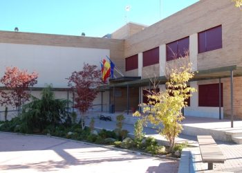 El Ayuntamiento de Moralzarzal garantiza la seguridad del Centro Cultural con una solución para sus ventanas y persianas