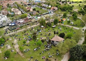 Moralzarzal celebra la tradicional Fiesta de la Cruz de Mayo 2026, Raíces de piedra y un día en familia