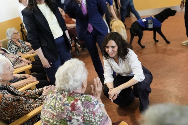 La presidenta Isabel Díaz Ayuso anuncia que Moralzarzal contará con una nueva residencia y centro de día