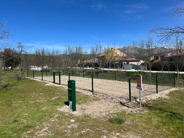 Nuevas instalaciones en Las Hachazuelas, esparcimiento canino. Moralzarzal