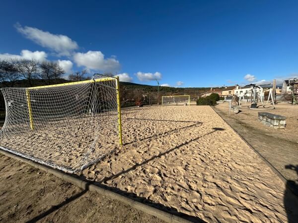 Nuevas instalaciones en Las Hachazuelas, fútbol playa, Moralzarzal