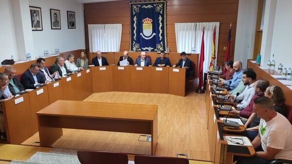 La oposición bloquea en el Pleno de Moralzarzal 4 proyectos clave para la seguridad, el deporte y los servicios básicos
