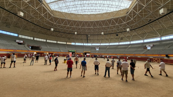 Vuelven los tradicionales Torneos de Chito y Petanca en el espectacular escenario de la Plaza de Toros de Moralzarzal 2026w