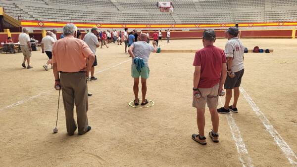 Vuelven los tradicionales Torneos de Chito y Petanca en el espectacular escenario de la Plaza de Toros de Moralzarzal 26w