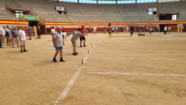 Vuelven los tradicionales Torneos de Chito y Petanca en el espectacular escenario de la Plaza de Toros de Moralzarzalw
