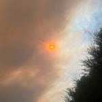Masas de humo y ceniza alcanzan Moralzarzal por los graves incendios en la Comunidad de Madrid