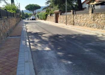 Concluyen las obras de remodelación en las calles Santa Isabel y Peña de Moralzarzal con aceras más amplias y accesibles