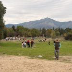 Más de 400 escolares de Moralzarzal viven una emocionante jornada de educación ambiental en la Dehesa, con la suelta de aves por parte del CRAS. Josemari
