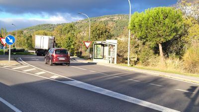Mejora y renovación de las marquesinas en las paradas de autobús en Moralzarzal. parada