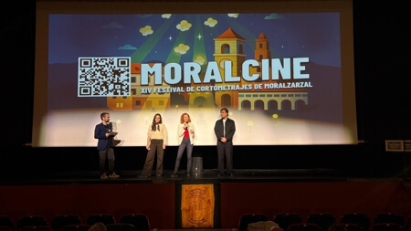 MoralCine clausura su decimocuarta edición con un éxito rotundo de público en el Teatro Municipal. coloquio