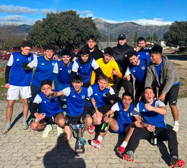 ULTIMATE MIRADOR. Cerca de 1.000 futbolistas arrancan en octubre las Ligas de F7 Senior y Veteranos en Moralzarzal